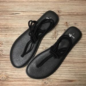 New Sanuk sandals size 7